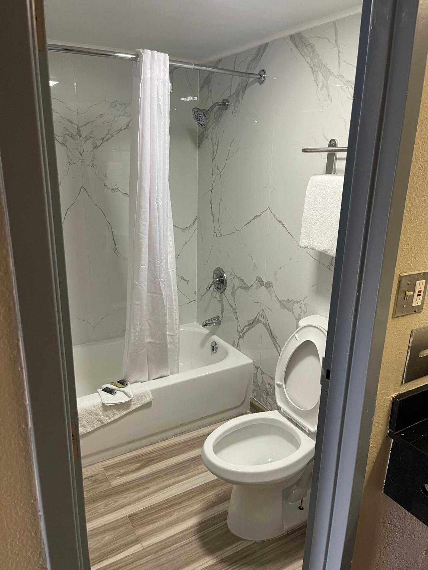 Brookwood Inn تشارلوت المظهر الخارجي الصورة